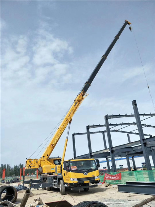 错那县超高层建筑钢结构吊装案例